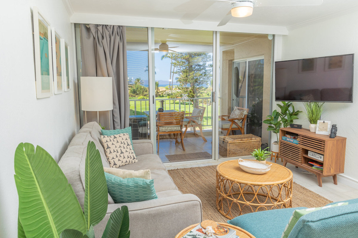 Menehune Shores 226 living room / lanai